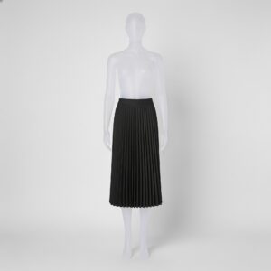 Falda midi negra plisada